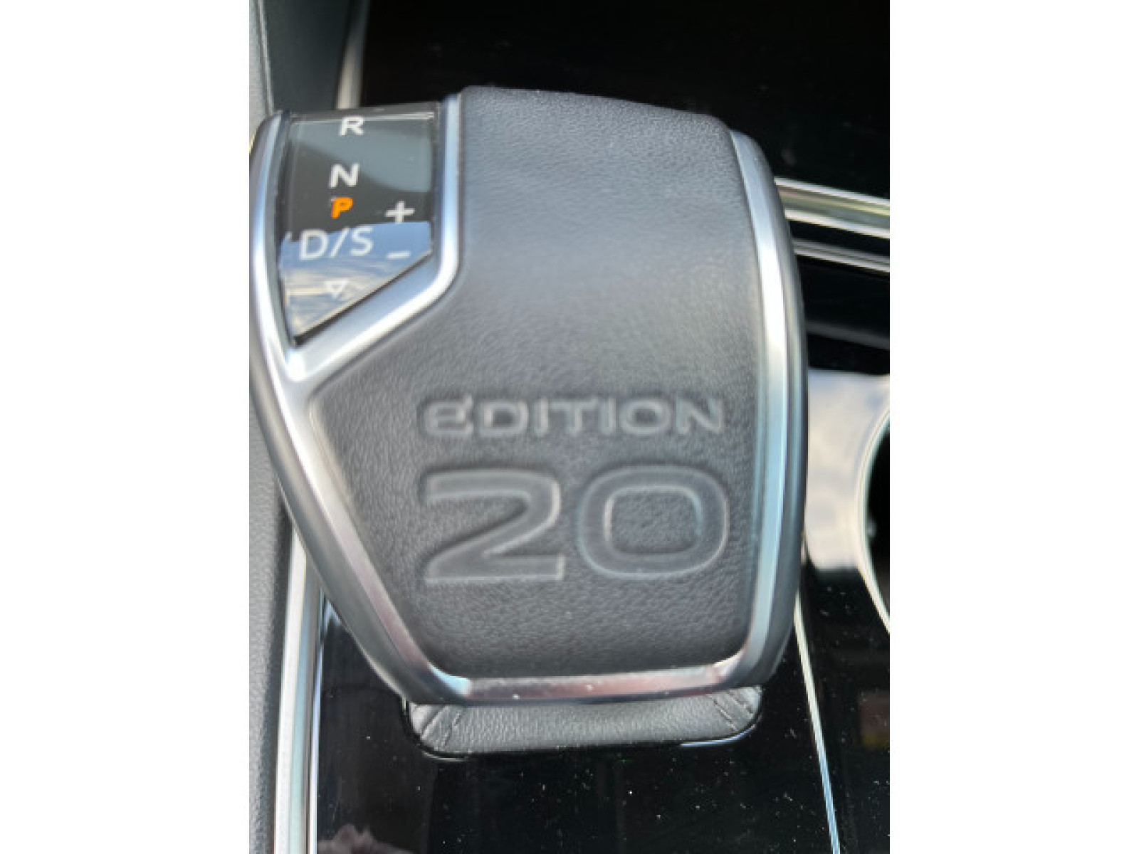 Volkswagen - Touareg_25