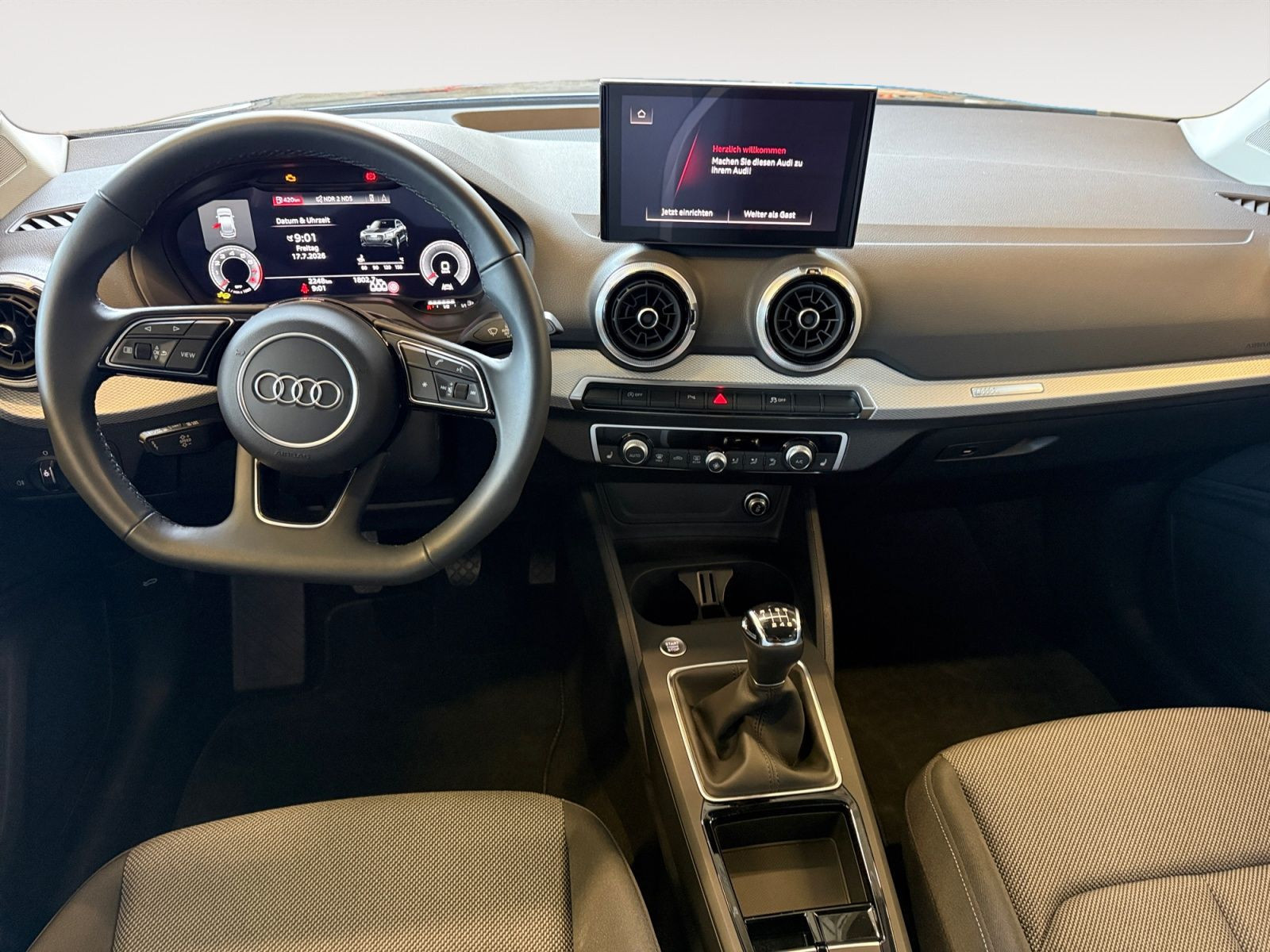 Audi - Q2_12