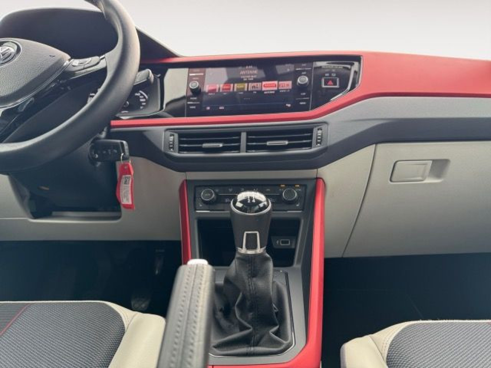 Volkswagen - Polo_11