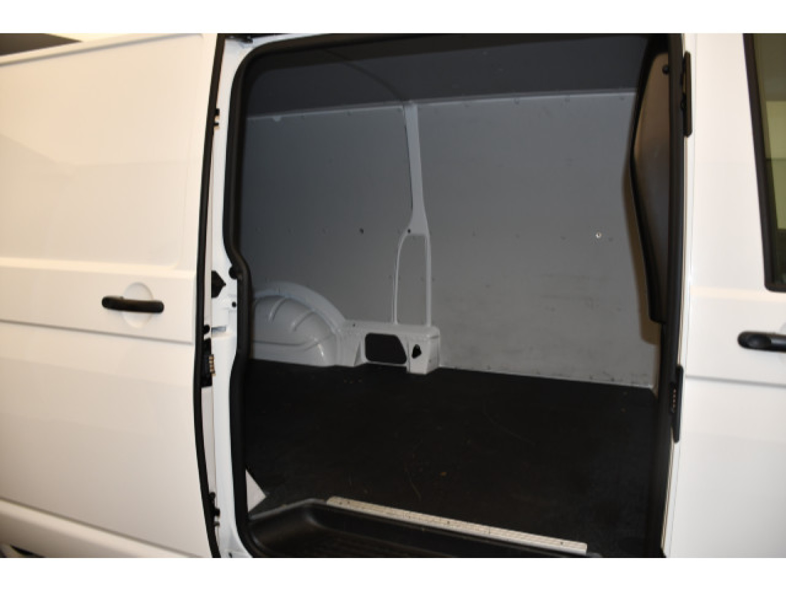 Volkswagen - T6.1 Transporter_8