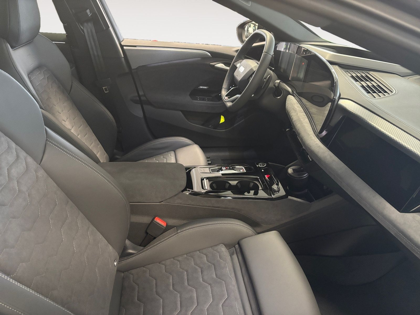 Audi - A6 Avant e-tron_16