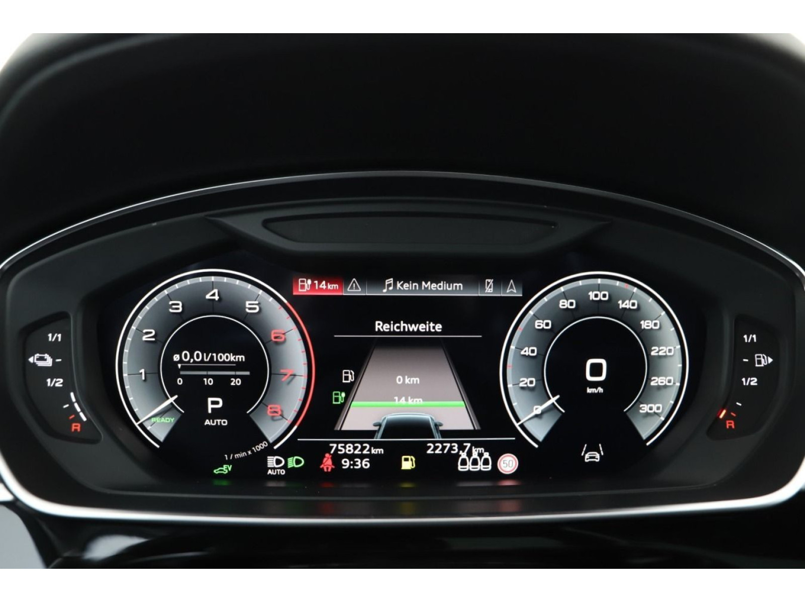 Audi - A8_13