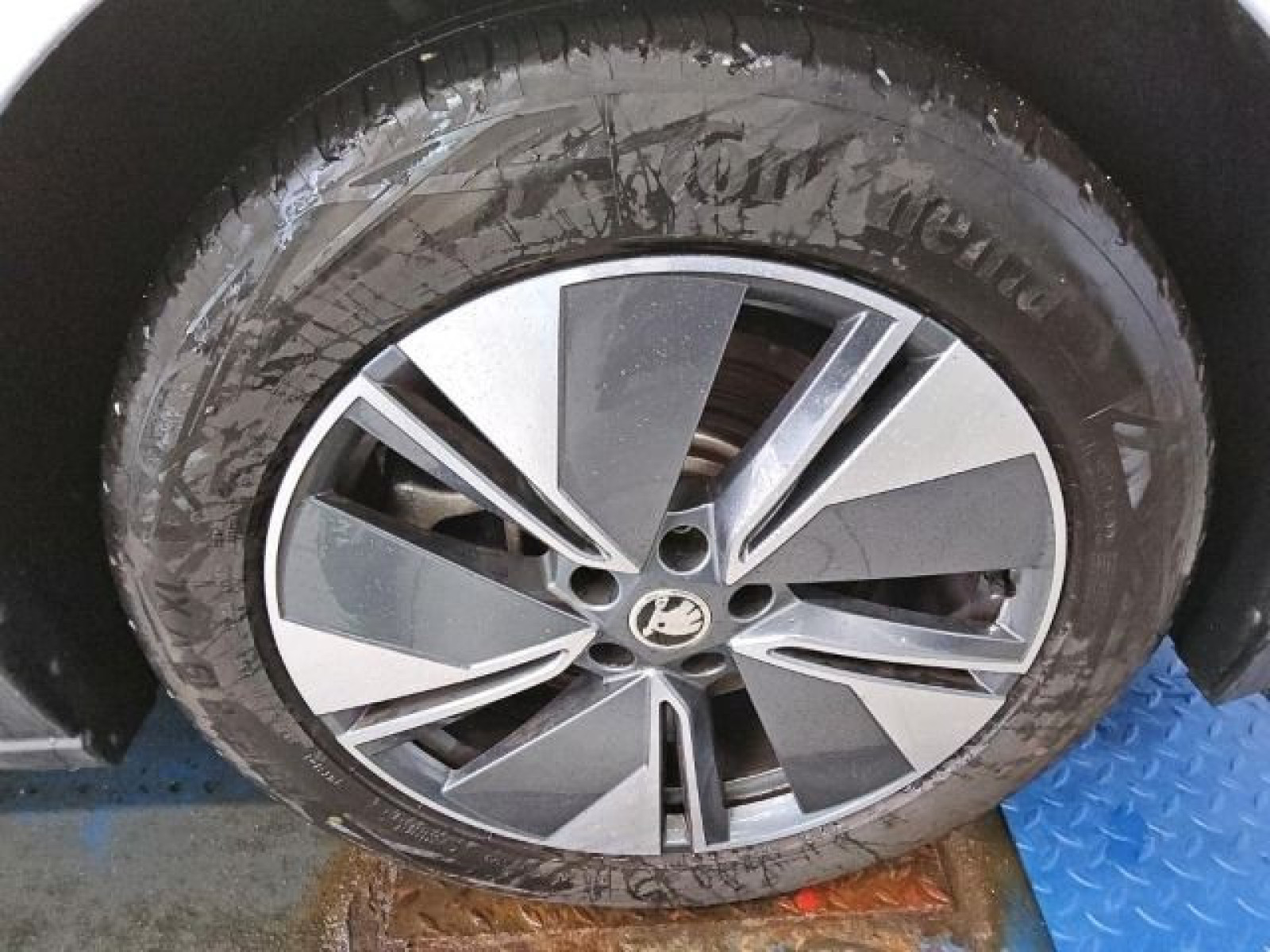 Škoda - Enyaq_3