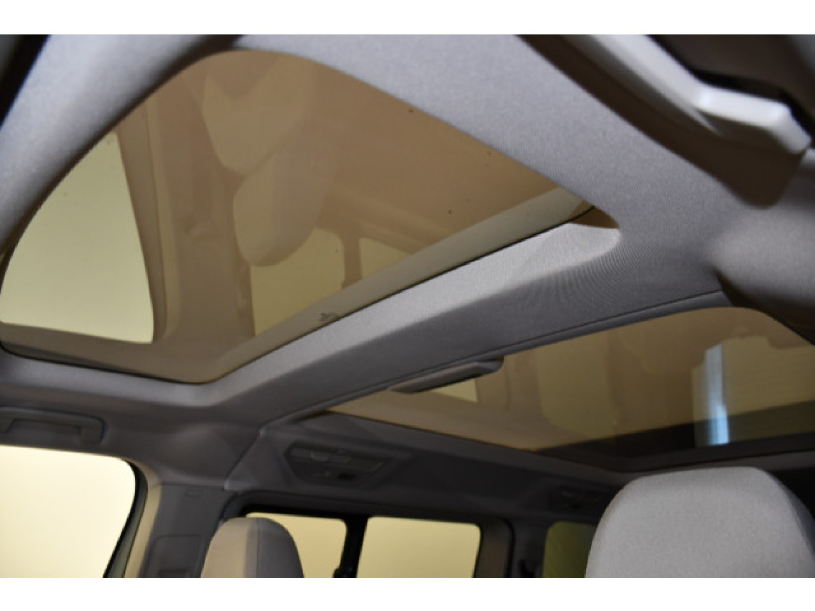 Volkswagen - Multivan_8