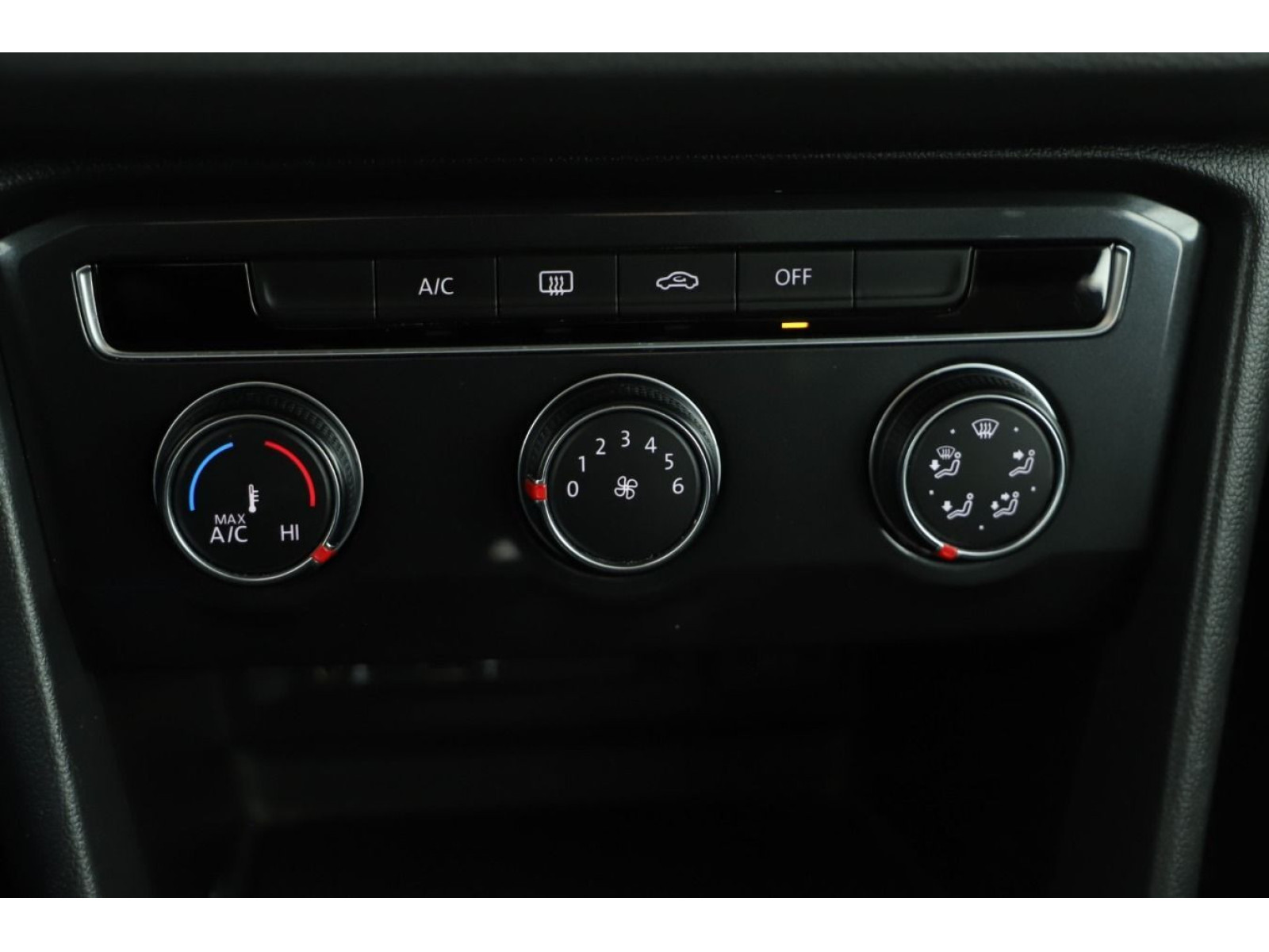 bedienungselemente-mitte-innen bedienungselemente-mitte-innen