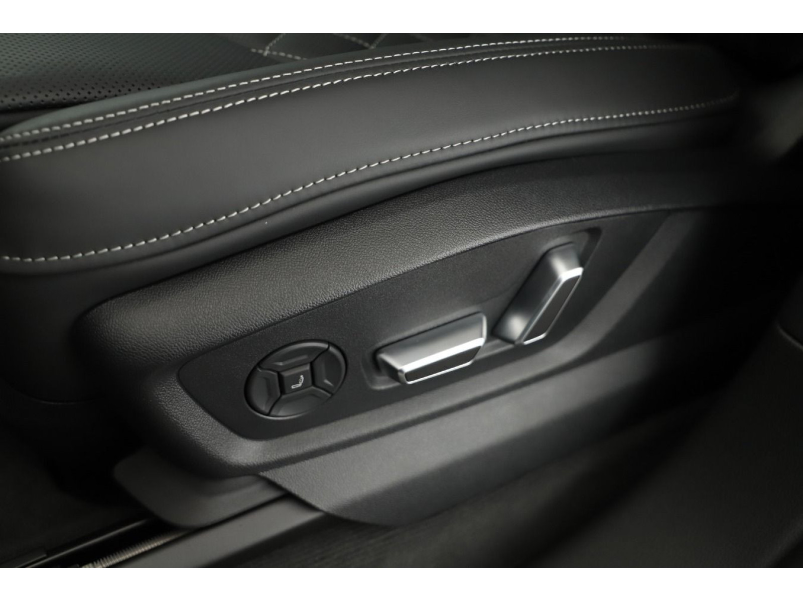 Audi - Q8_9 Audi - Q8_9