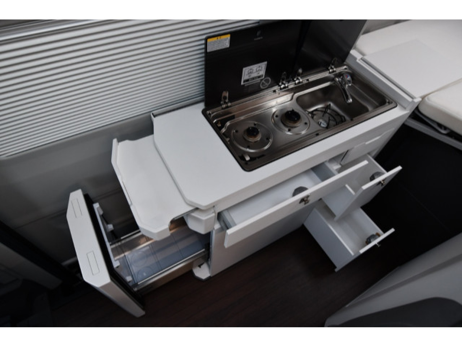 Volkswagen - California_13