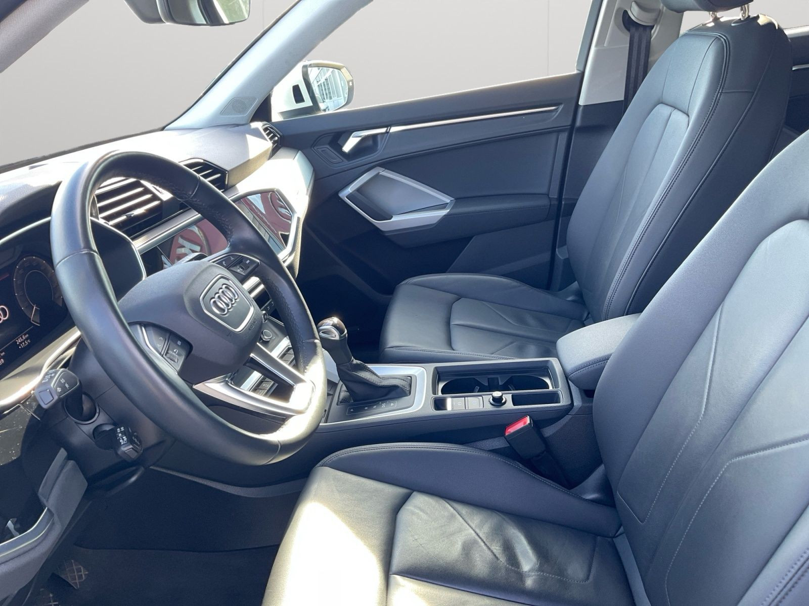 Audi - Q3 Sportback_10