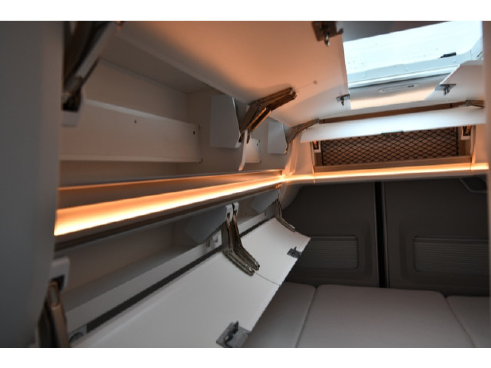 Volkswagen - California_20