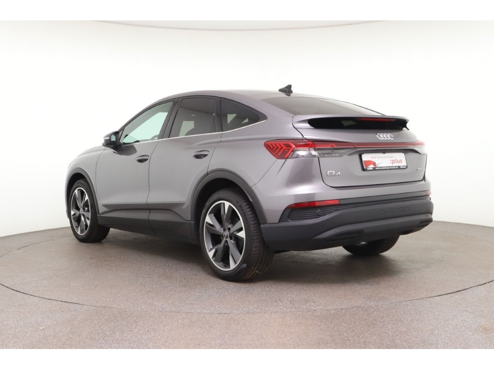 Audi - Q4 e-tron_4