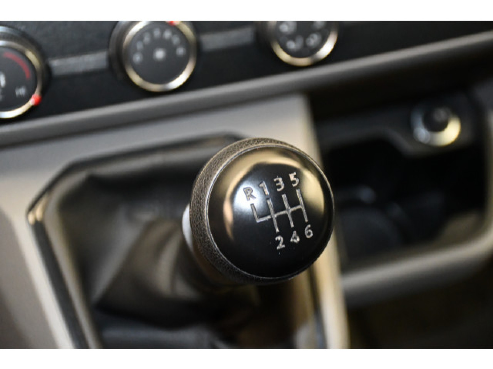 Volkswagen - T6.1 Transporter_6