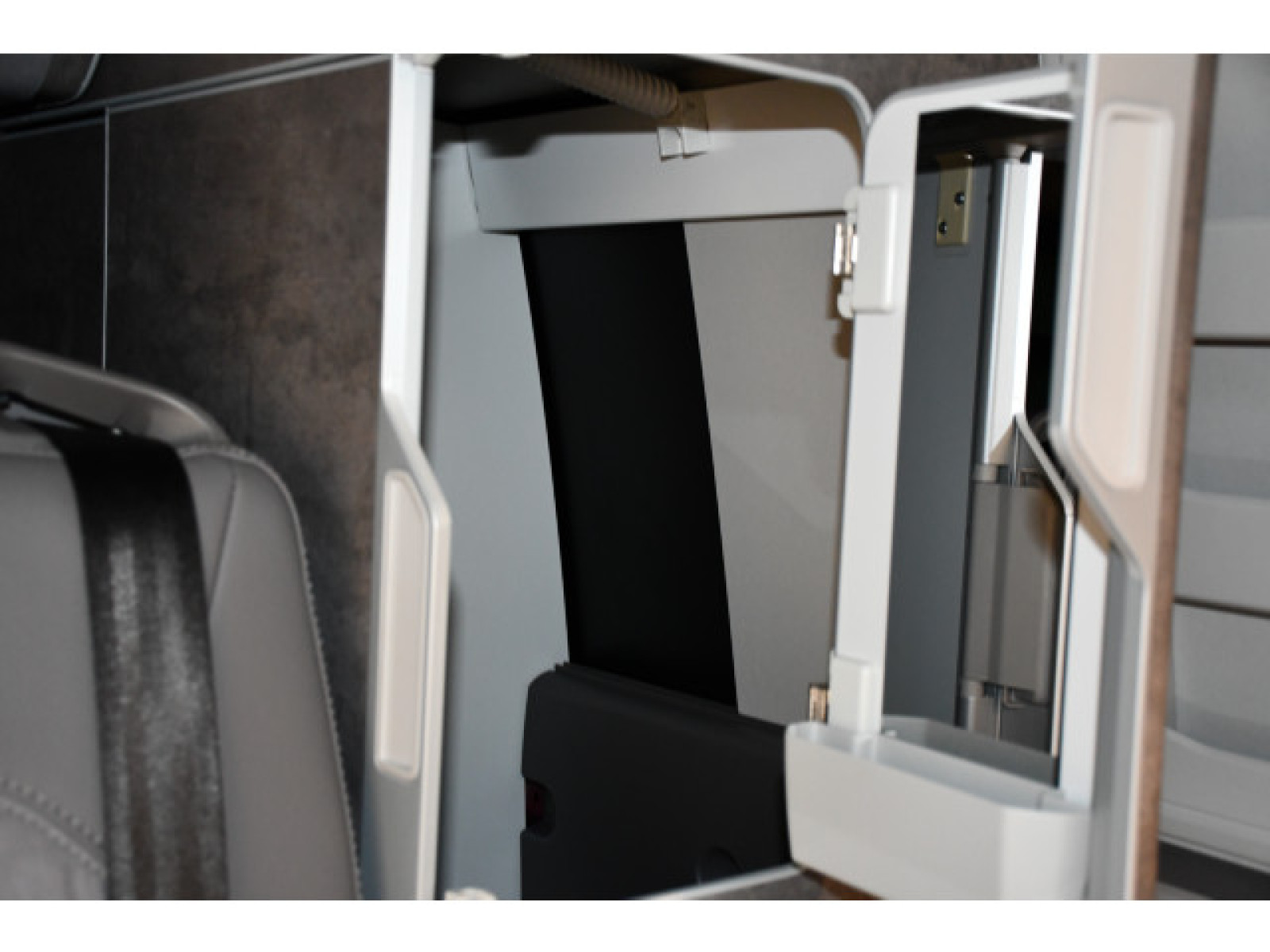 Volkswagen - T6.1 California_11