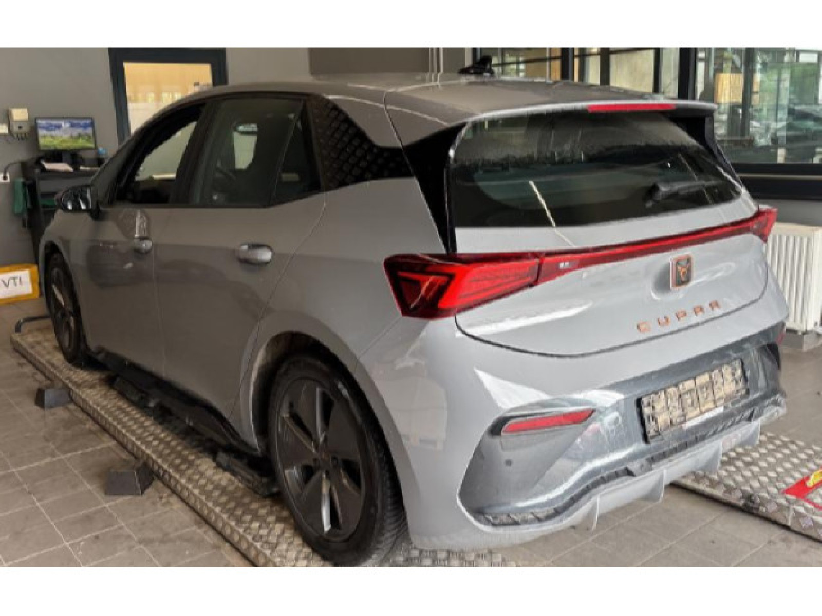 Cupra - Born_3