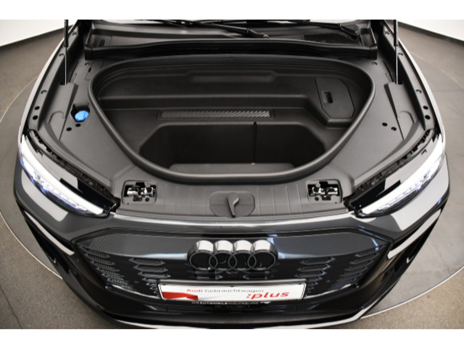 Audi - SQ6 SUV e-tron_13