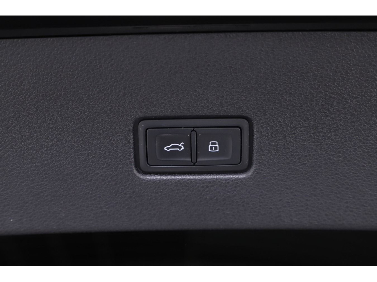 Audi - Q8_17 Audi - Q8_17