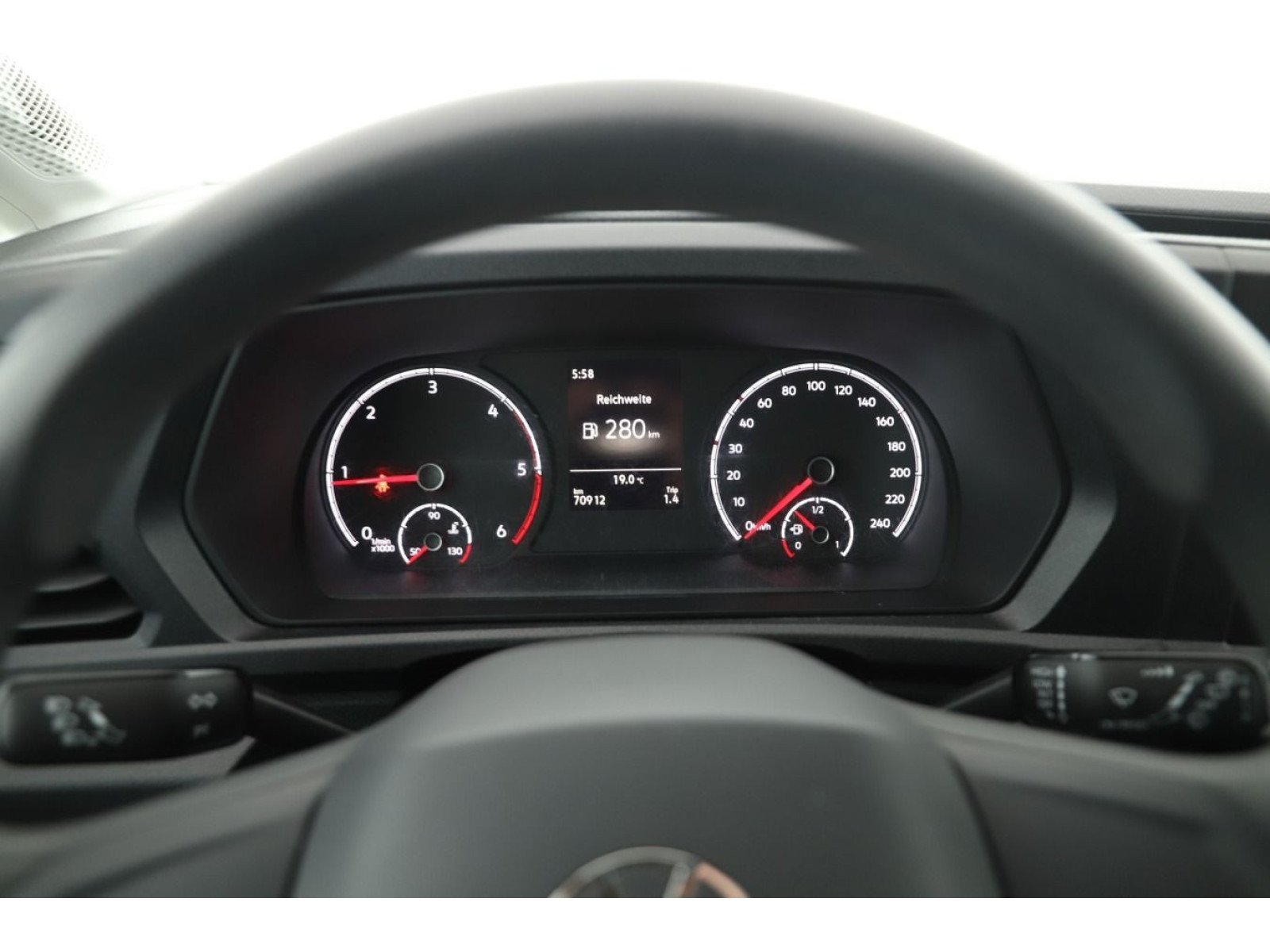 Volkswagen - Caddy_9