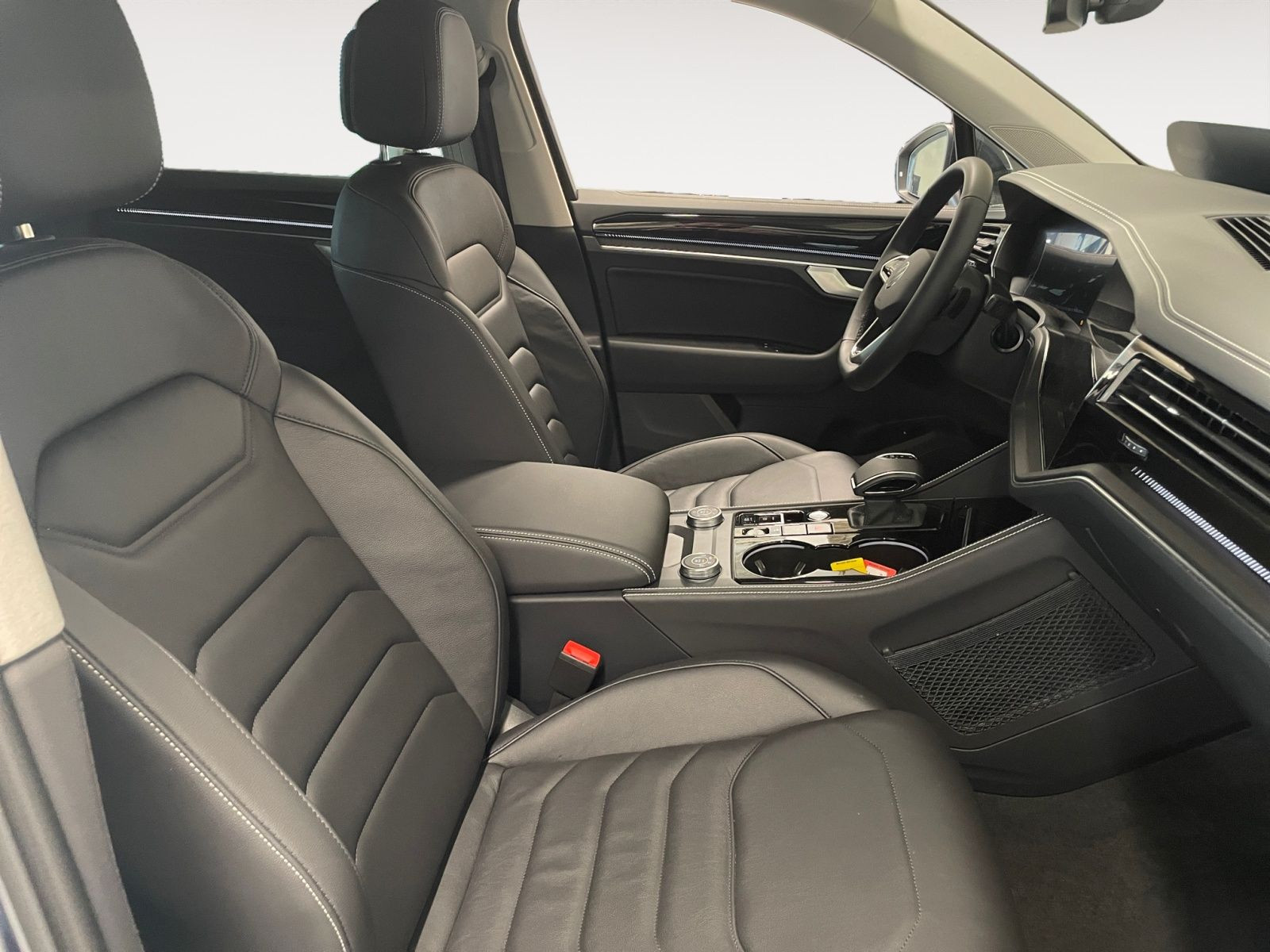 Volkswagen - Touareg_16