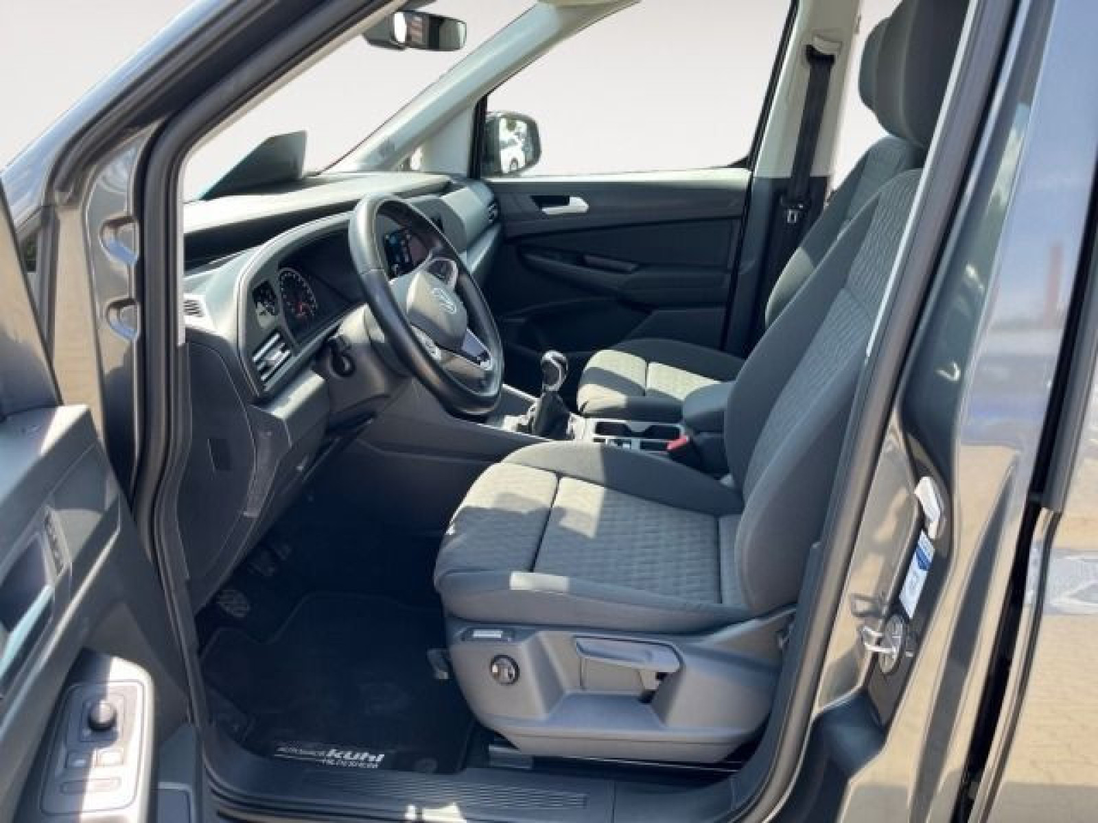 Volkswagen - Caddy_10