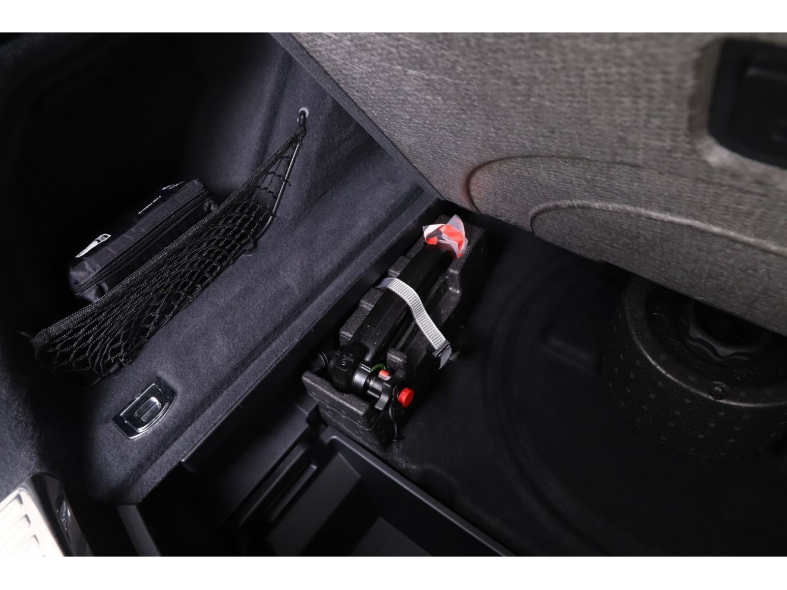 Audi - SQ8 e-tron_19