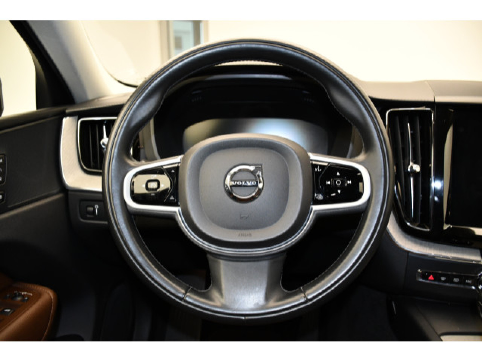 Volvo - XC60_5