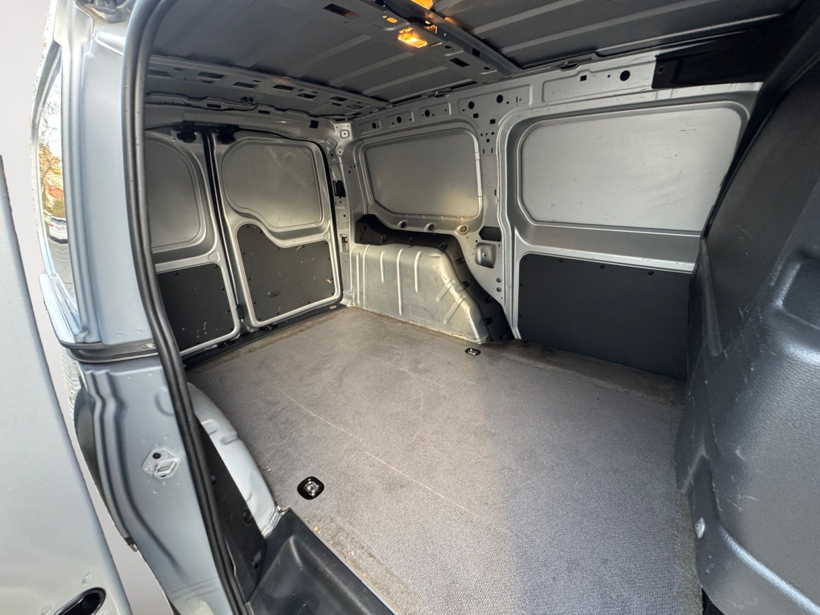 Volkswagen - Caddy Cargo_14