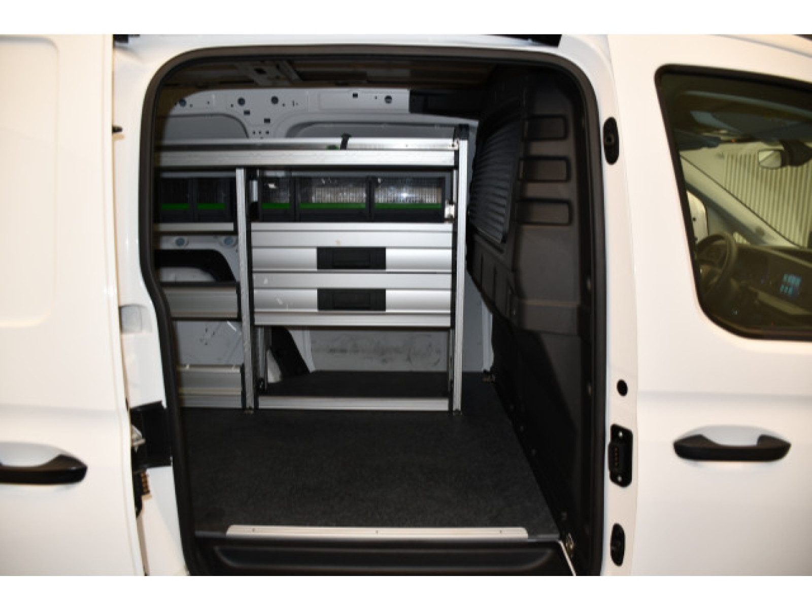 Volkswagen - Caddy_9