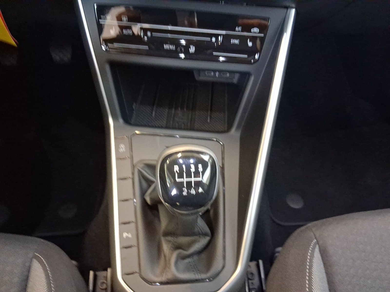 Volkswagen - Taigo_12