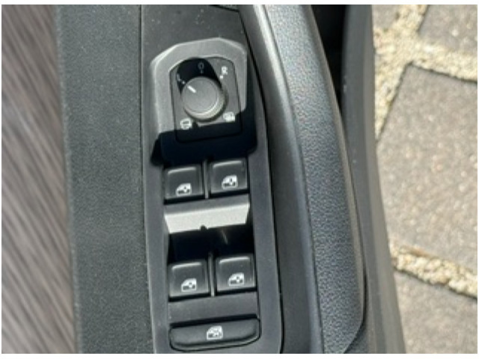 tuerbedienungselemente-innen