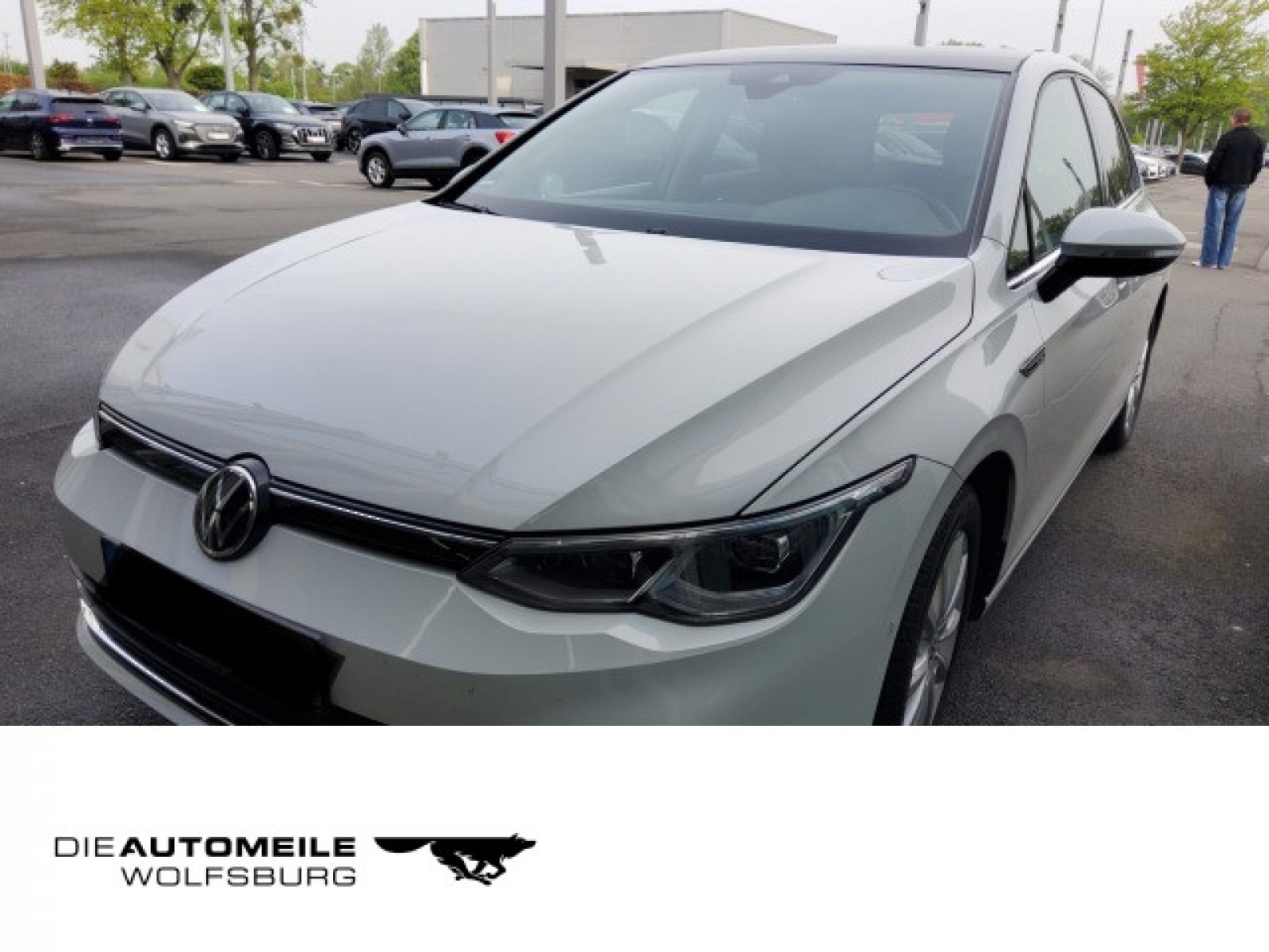 Golf VIII Lim. 1.5 eTSI DSG Style IG-Light, Pano, Navi