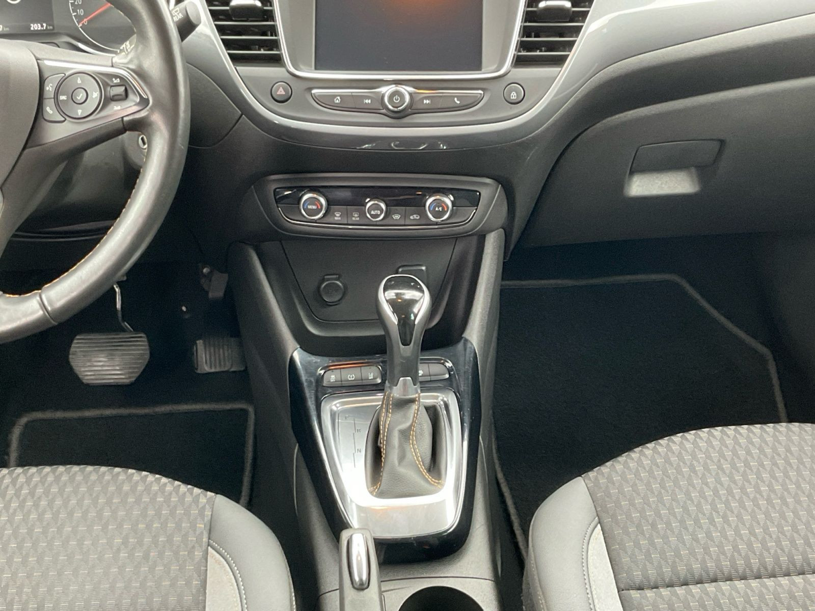 Opel - Crossland X_12