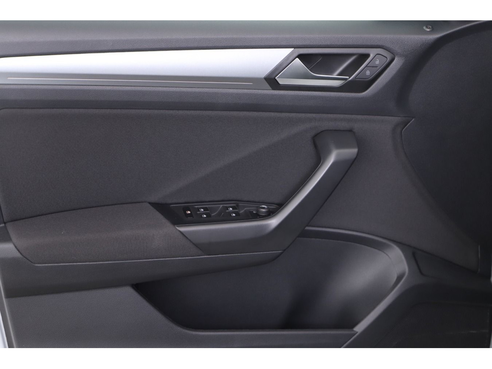 Volkswagen - T-Roc_13