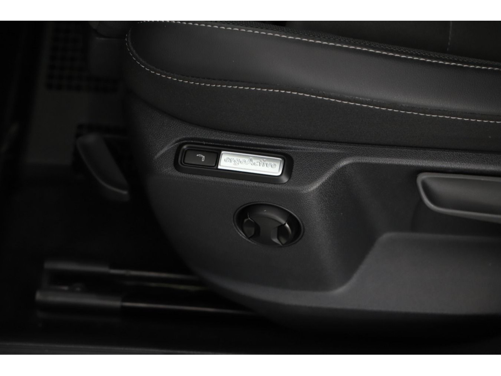 Volkswagen - T-Roc_9