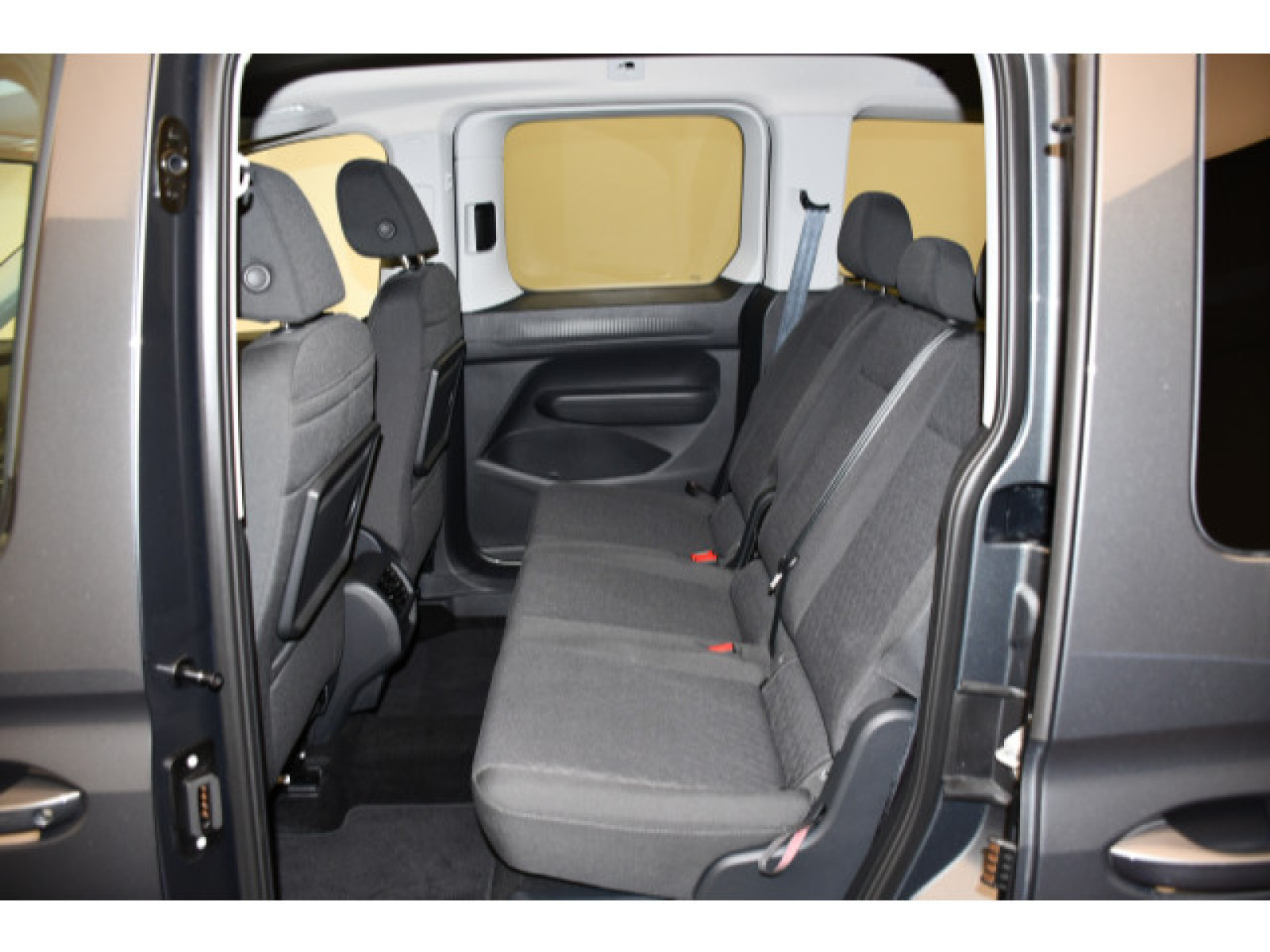 Volkswagen - Caddy_10