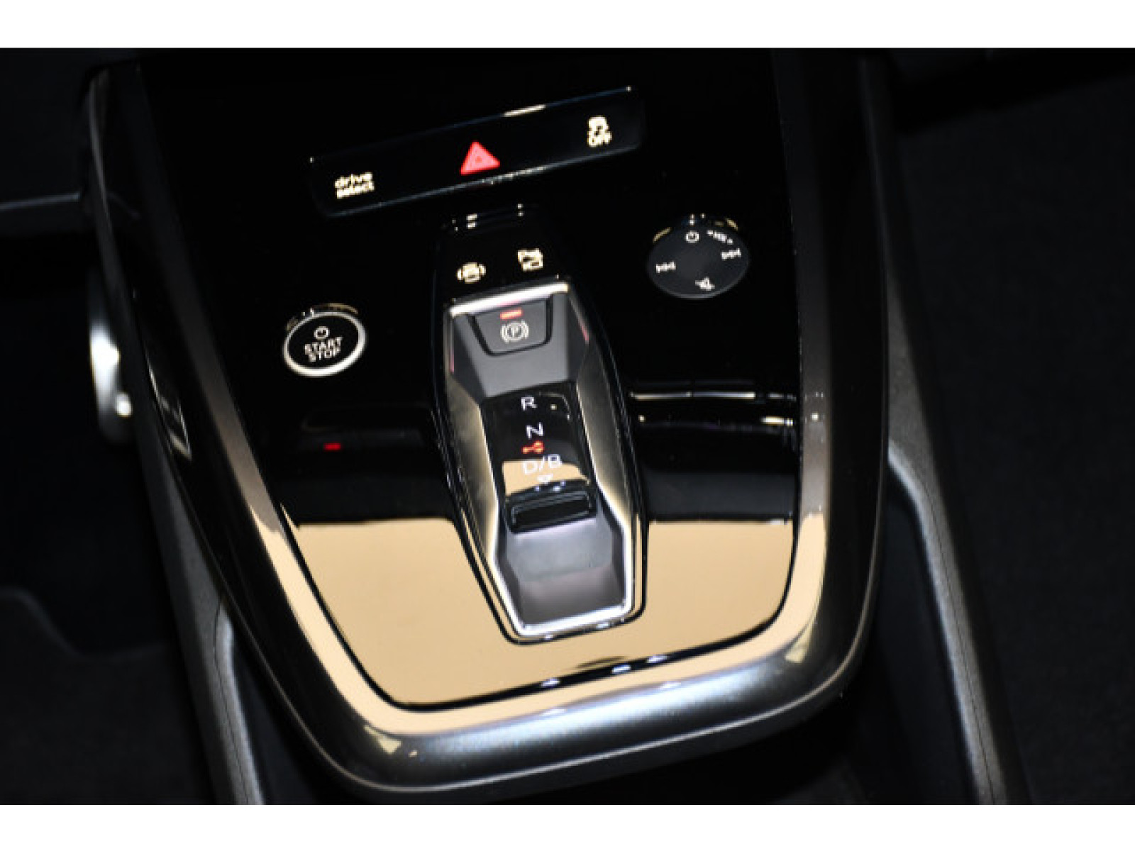 Audi - Q4_6