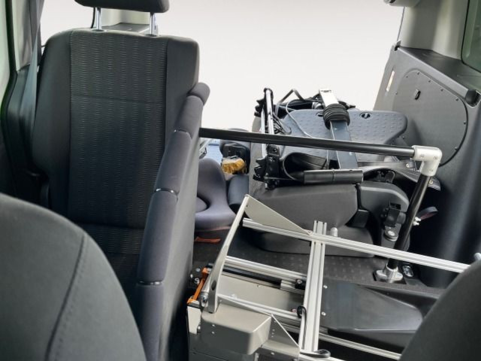 Volkswagen - Caddy_14