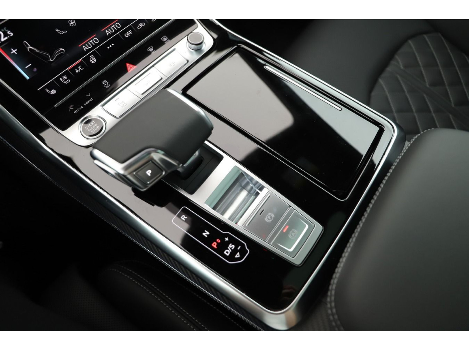 Audi - Q8_14 Audi - Q8_14