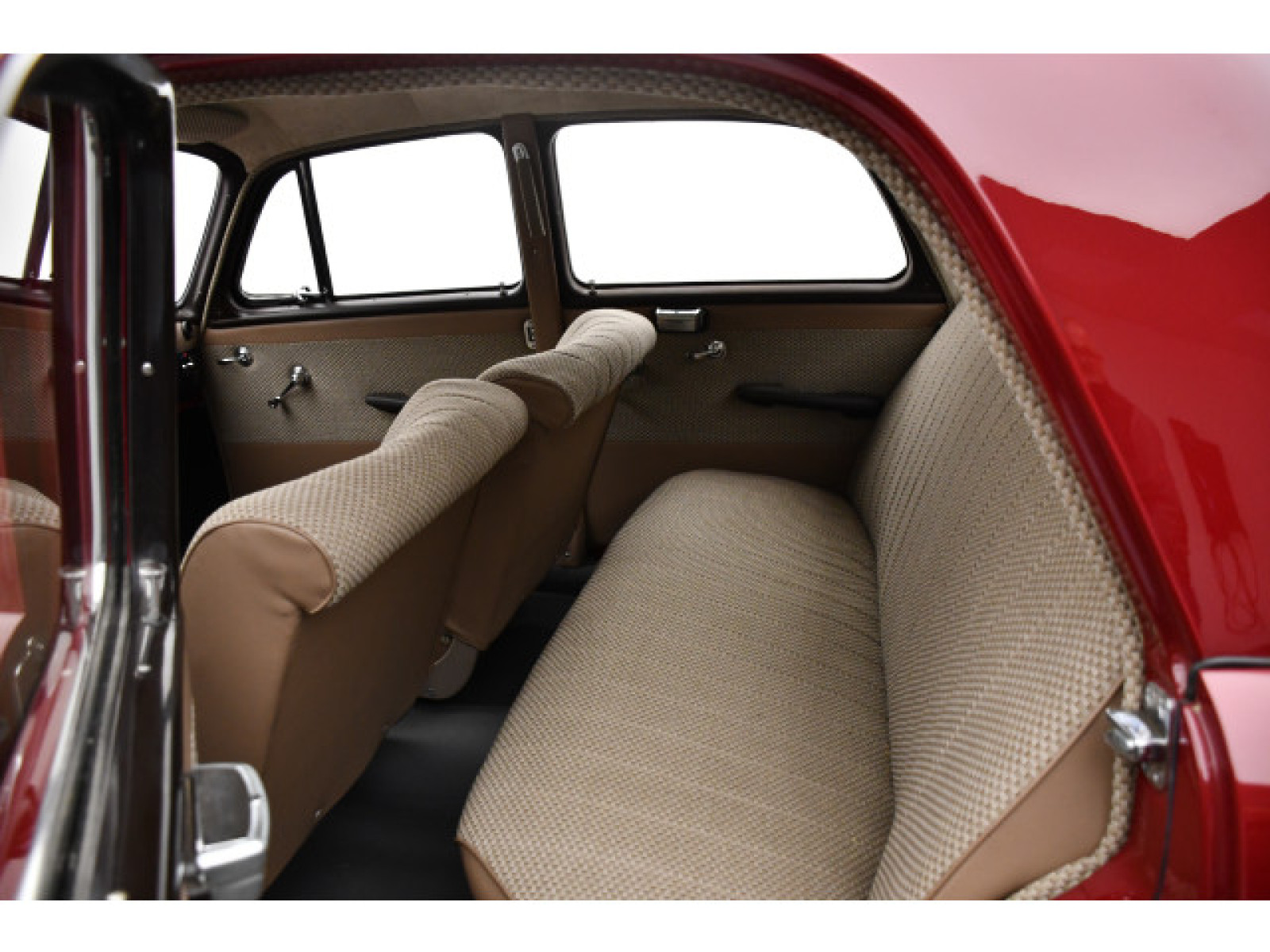 Mercedes-Benz - 190_11