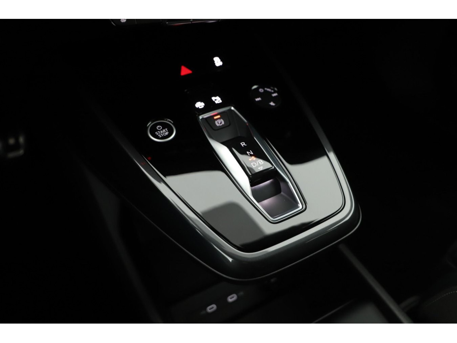 Audi - Q4 e-tron_12