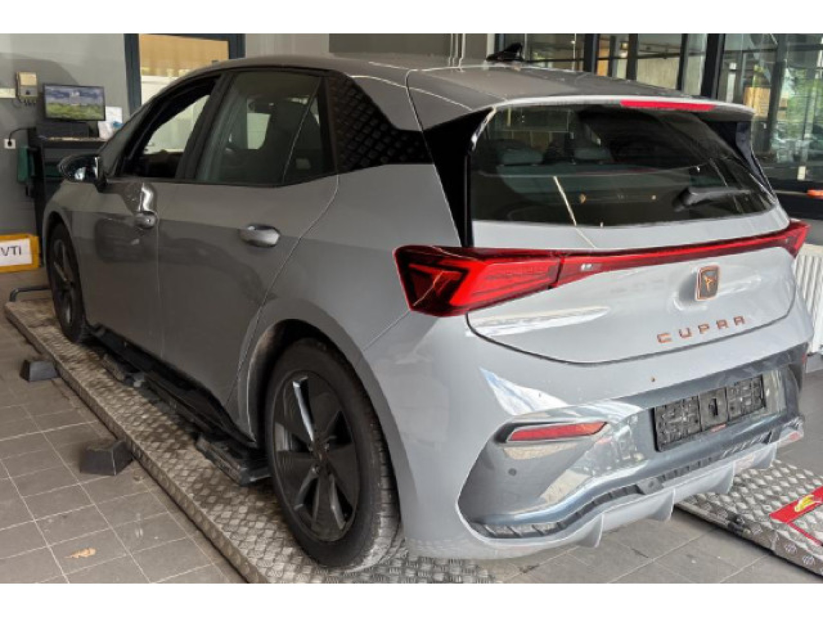 Cupra - Born_3