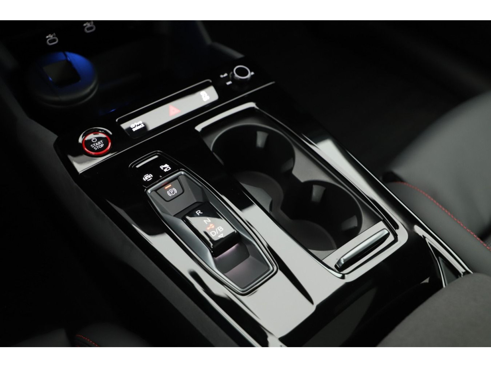 Audi - A6 Avant e-tron_18