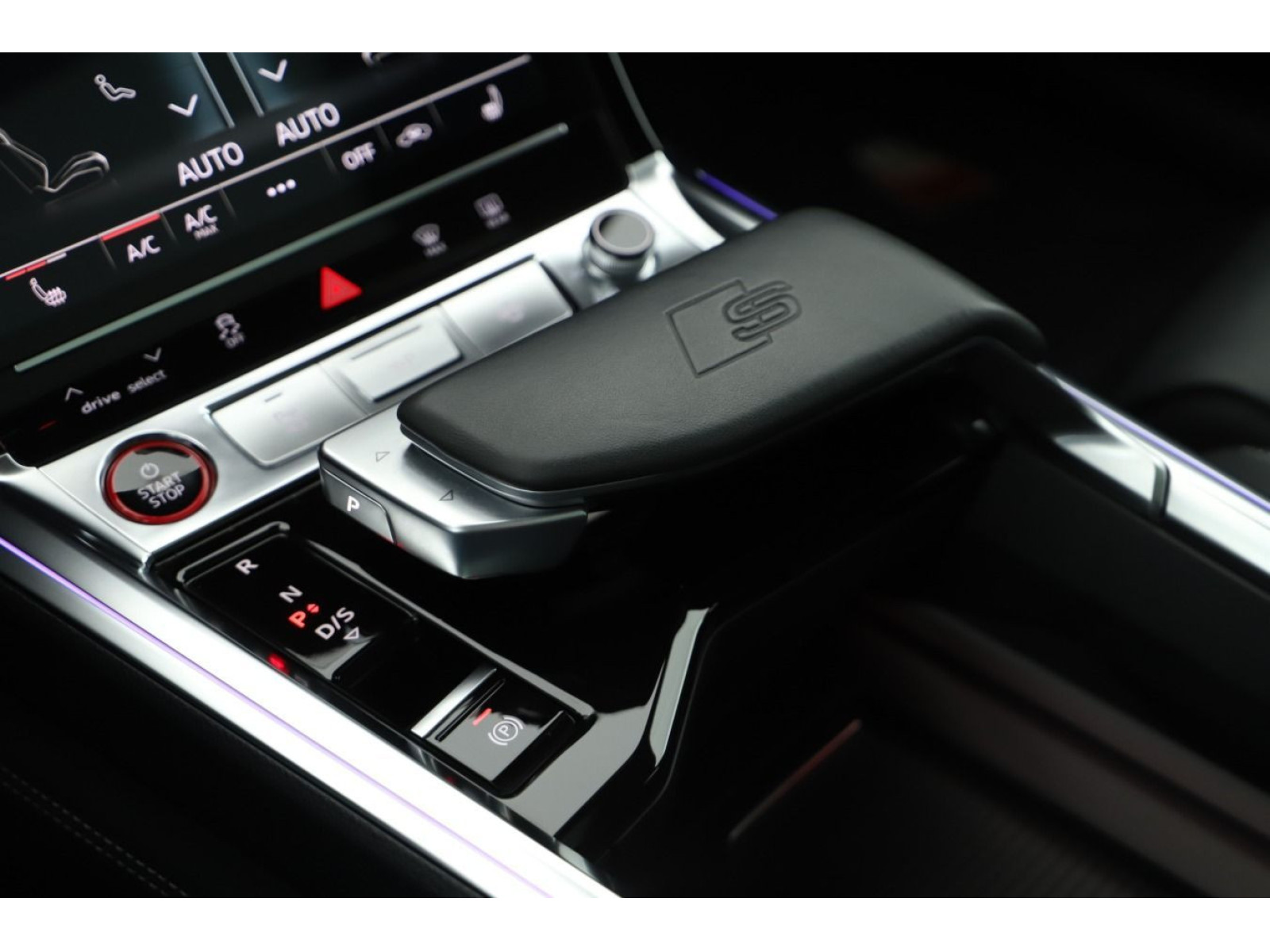 Audi - SQ8 e-tron_15