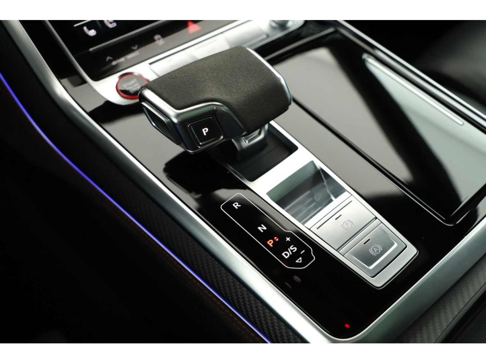 Audi - RS Q8_16