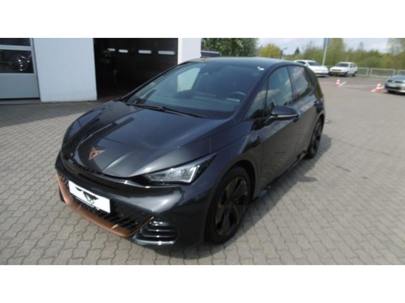 diagonal-frontansicht-aussen