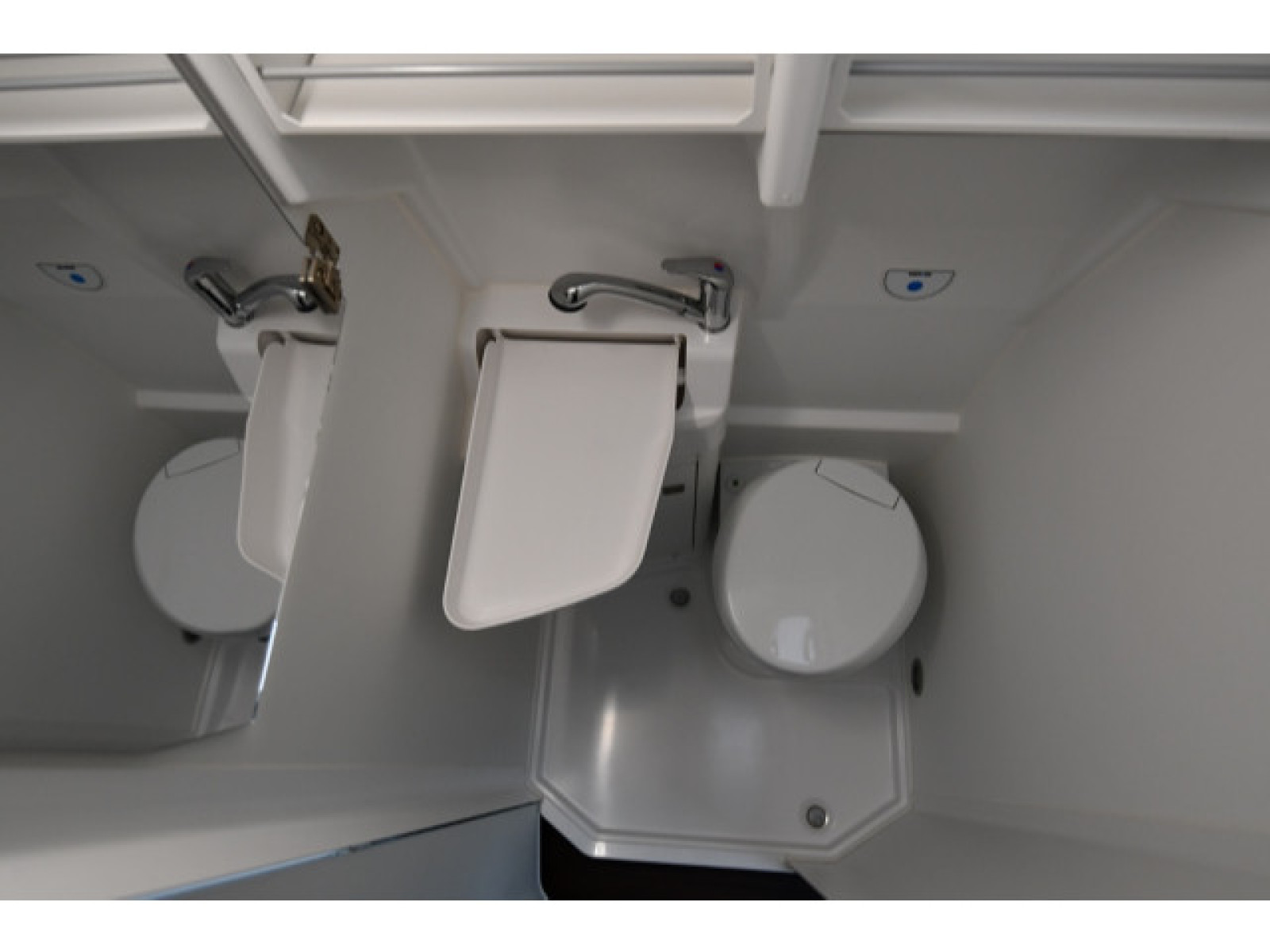 Volkswagen - California_16