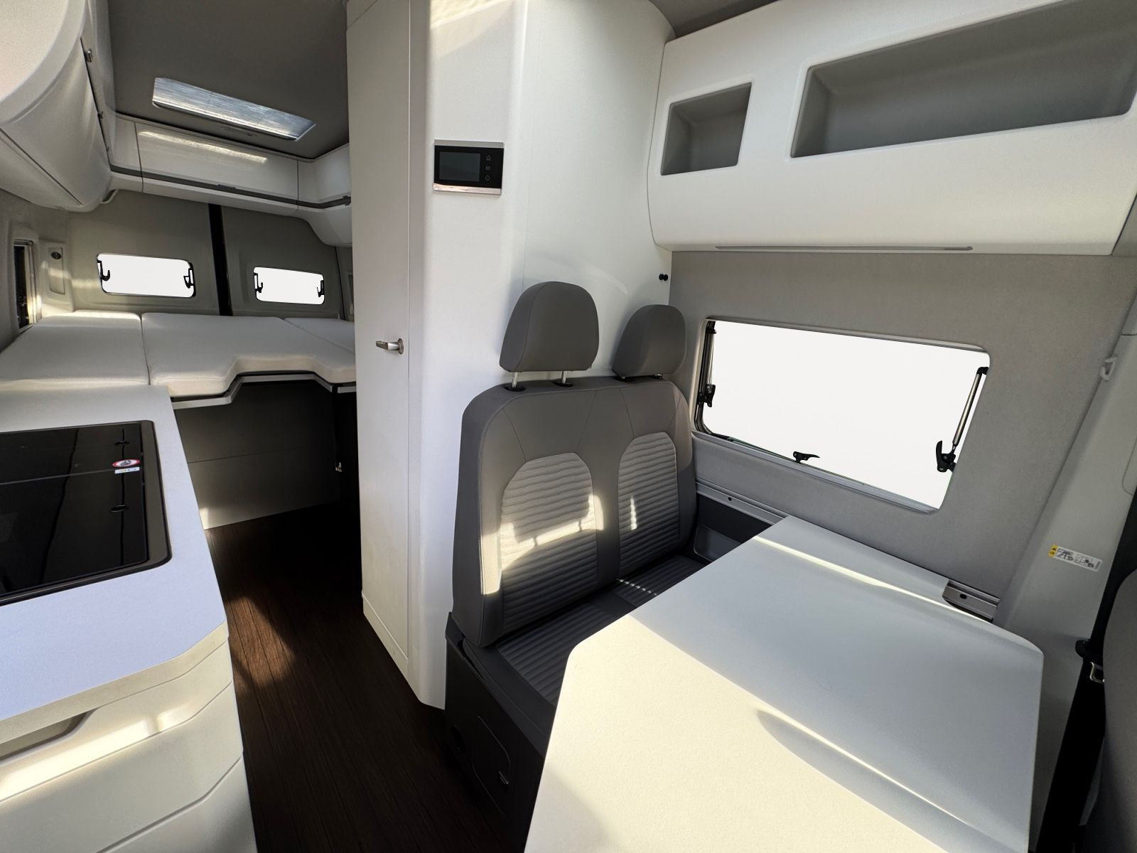 Volkswagen - Grand California 680_14