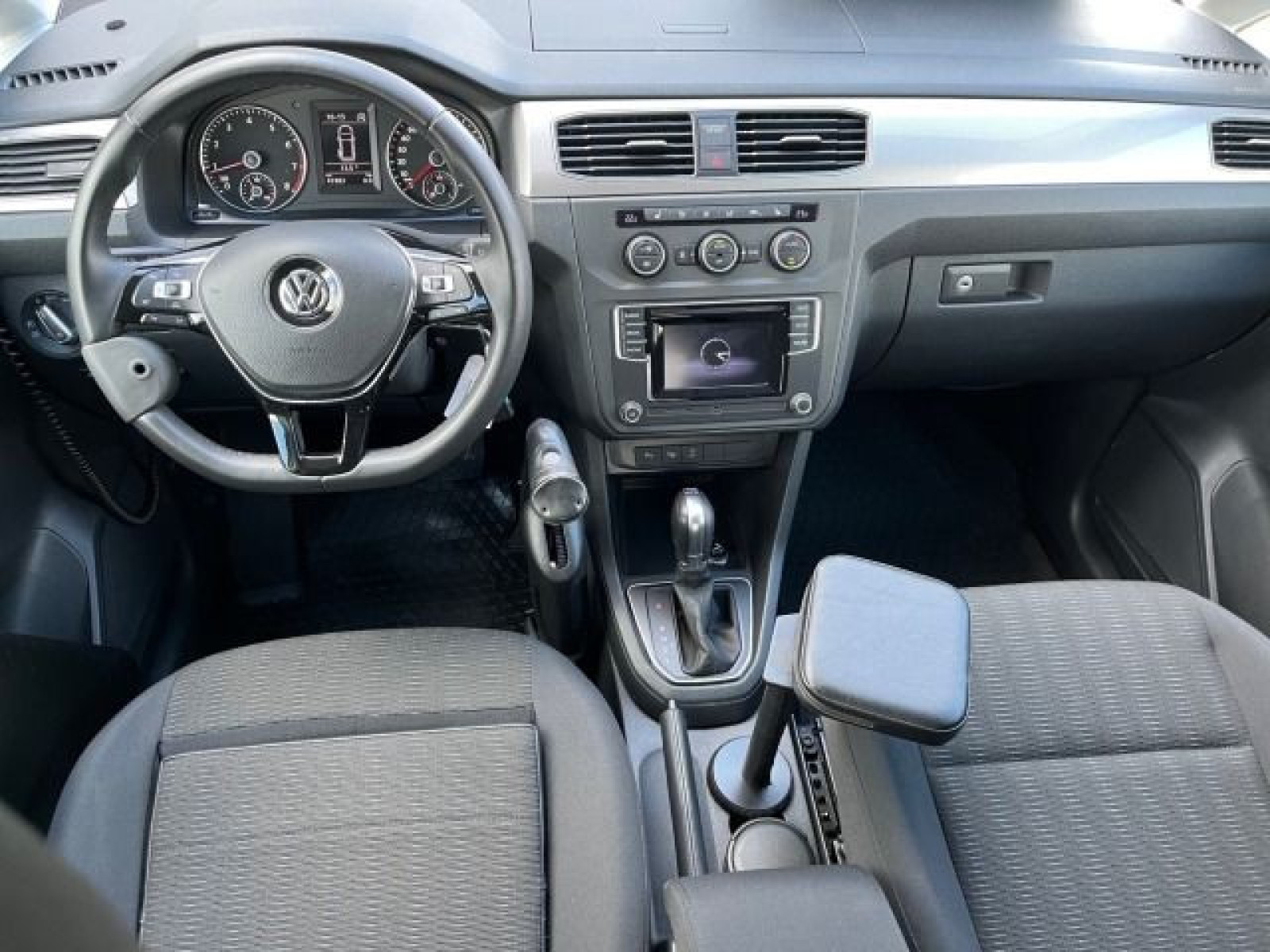 Volkswagen - Caddy_11