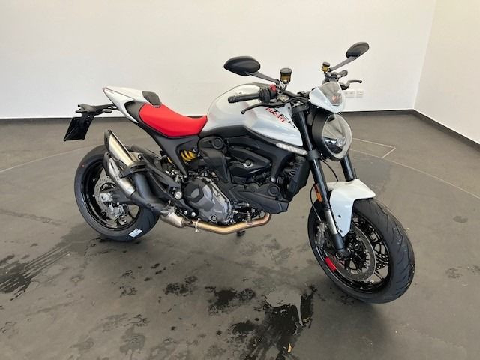 Ducati - Monster +_2 Ducati - Monster +_2