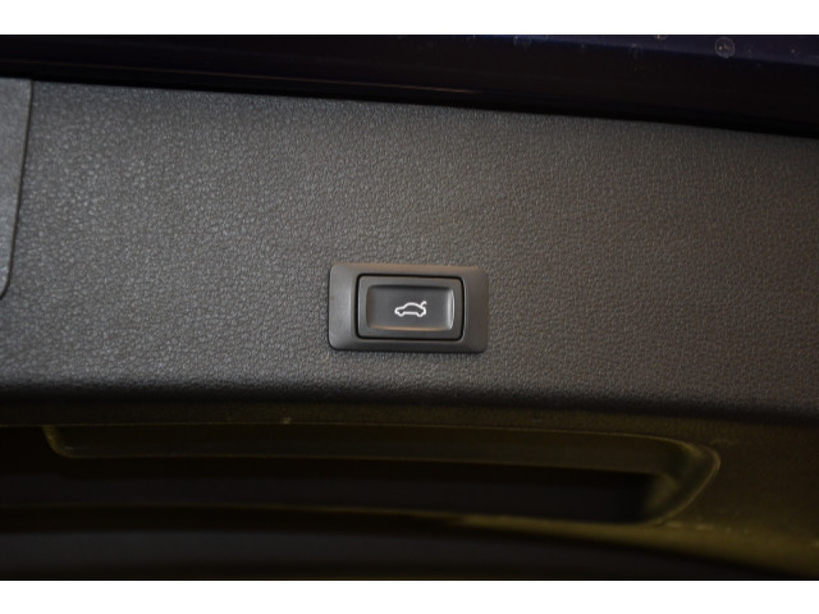 Audi - e-tron_10