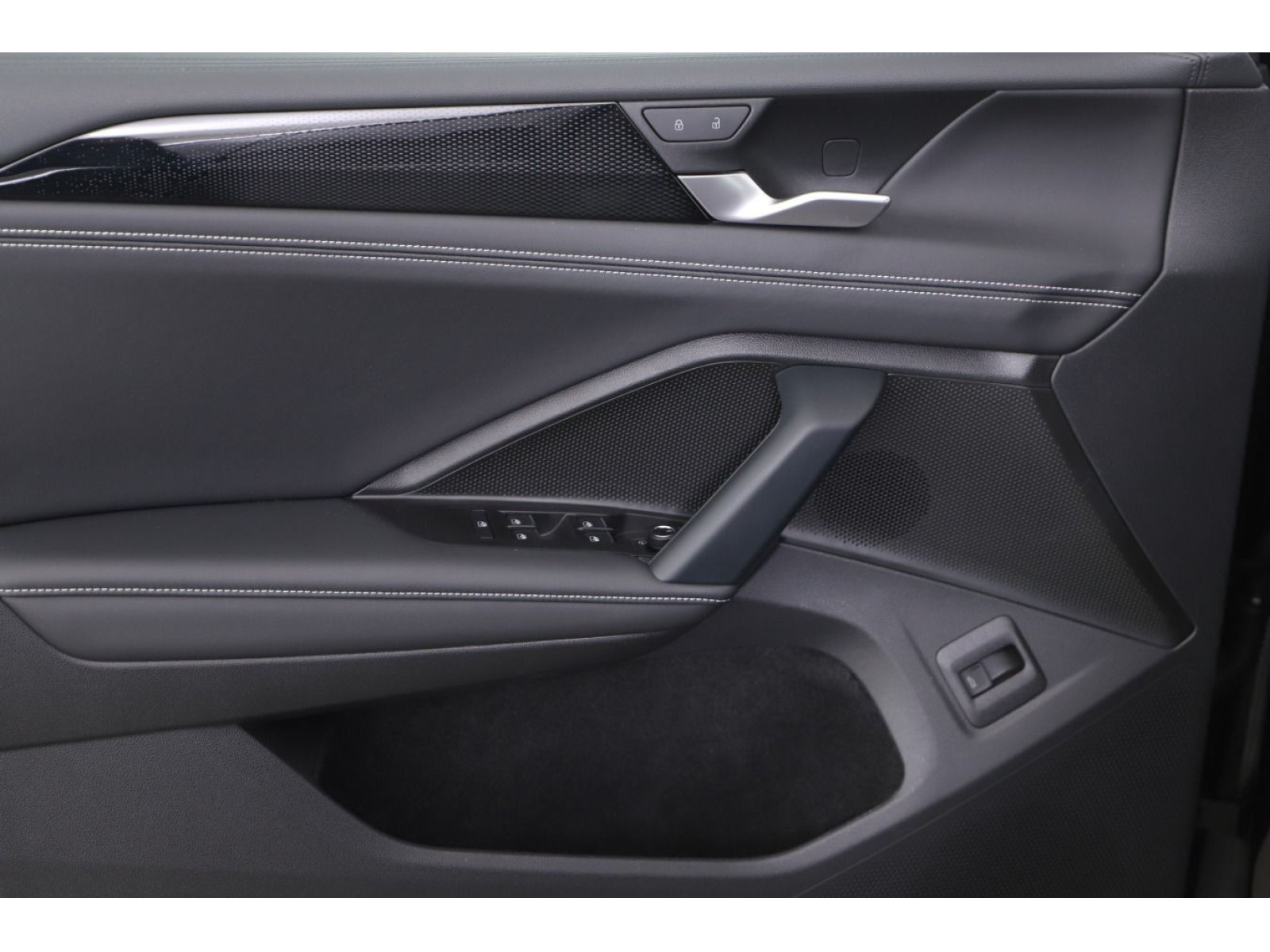 Volkswagen - Tiguan_12