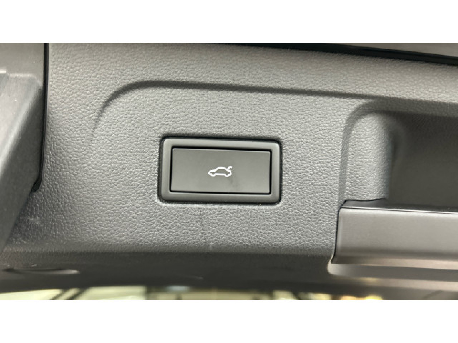 Volkswagen - Touran_12